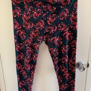 Lularoe Valentines Leggings TC 🌻